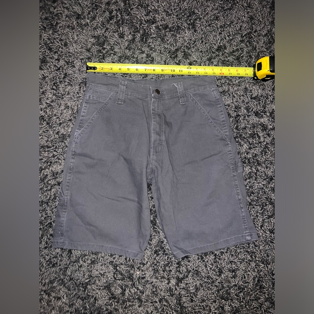Gray Wrangler carpenter shorts